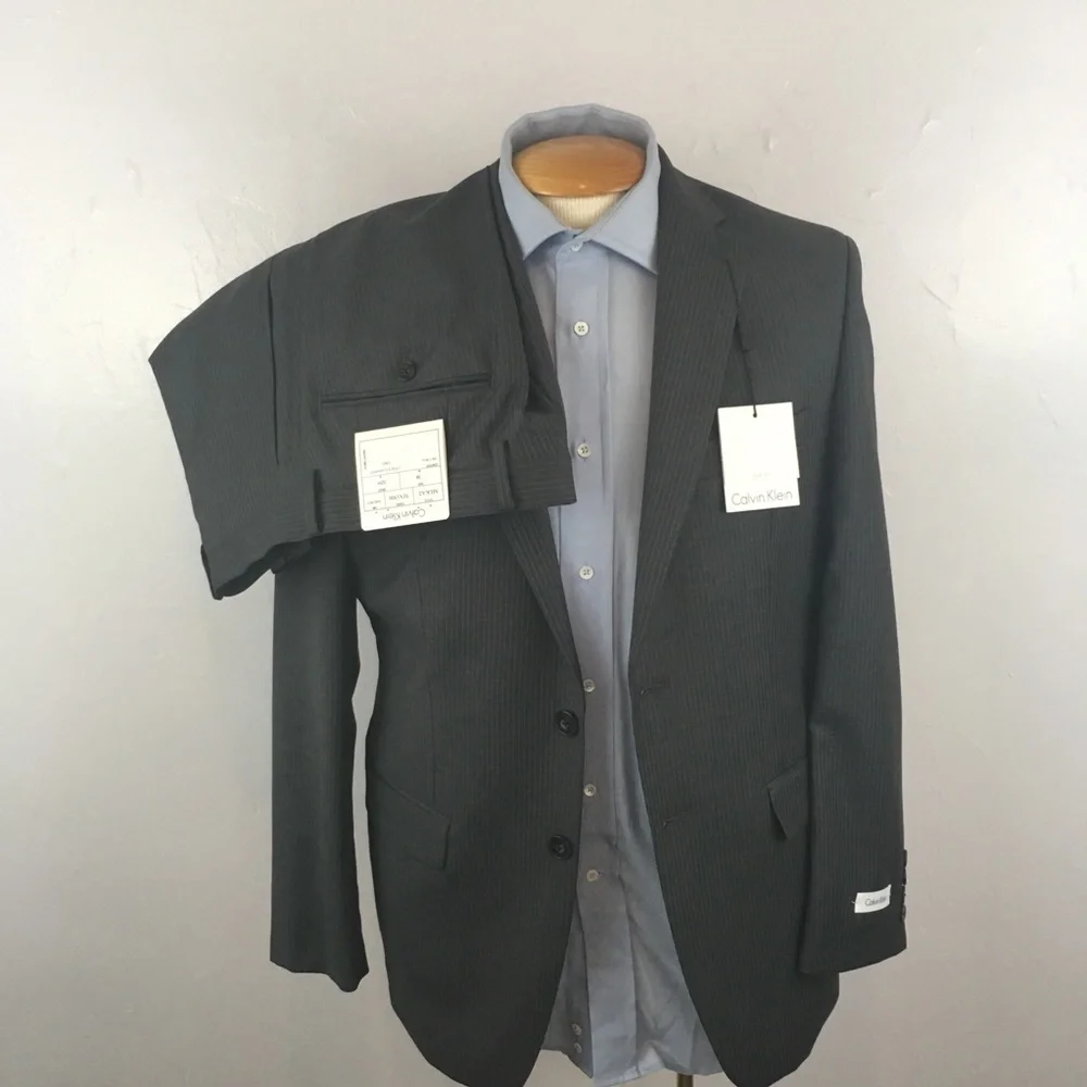 Calvin Klein 38s mens suit gray stripes 100% wool 2 piece new 2 button ea0143